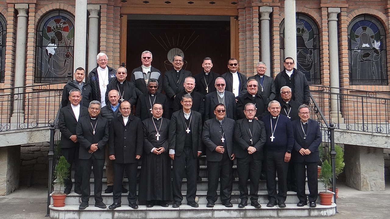 Obispos del Ecuador emiten comunicado Obispos del Ecuador emiten comunicado