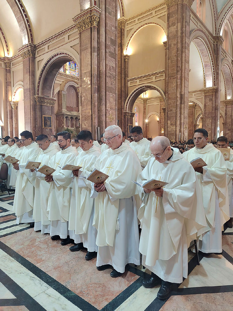Celebración arquidiocesana con la participación del presbiterio de la Arquidiócesis de Cuenca.