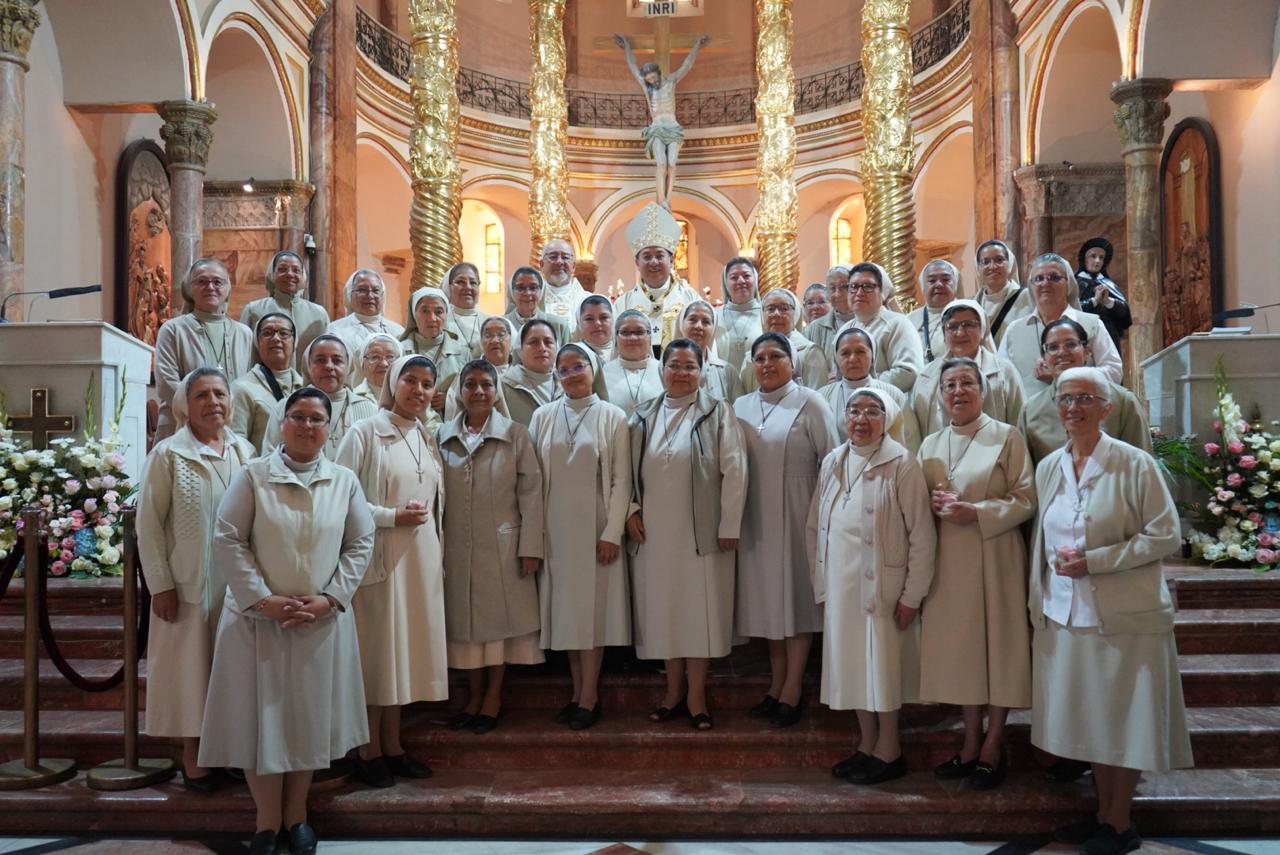 U.E. “Santa Mariana de Jesús” celebró 125 años de servicio U.E. “Santa Mariana de Jesús” celebró 125 años de servicio